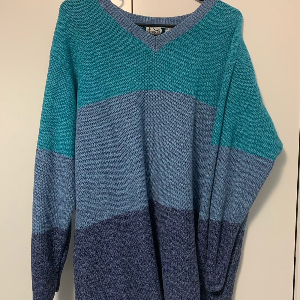 Cute tri-blue sweater